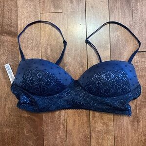 Victoria’s Secret lightly lined lace bra